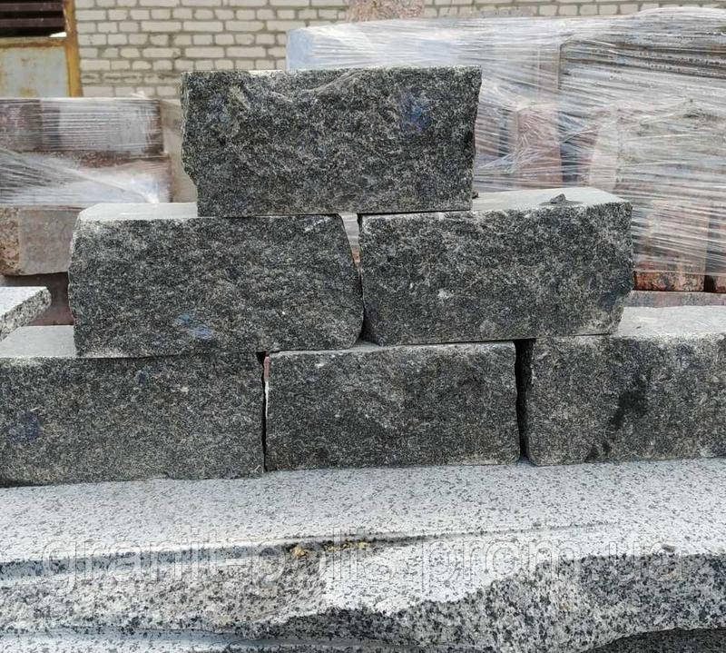 3674897040 granitnyj bordyur pileno kolotyj.jpg