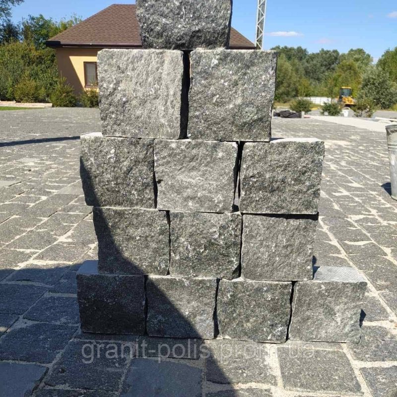 7019472178 granitnaya bruschatka pileno kolotaya.jpg