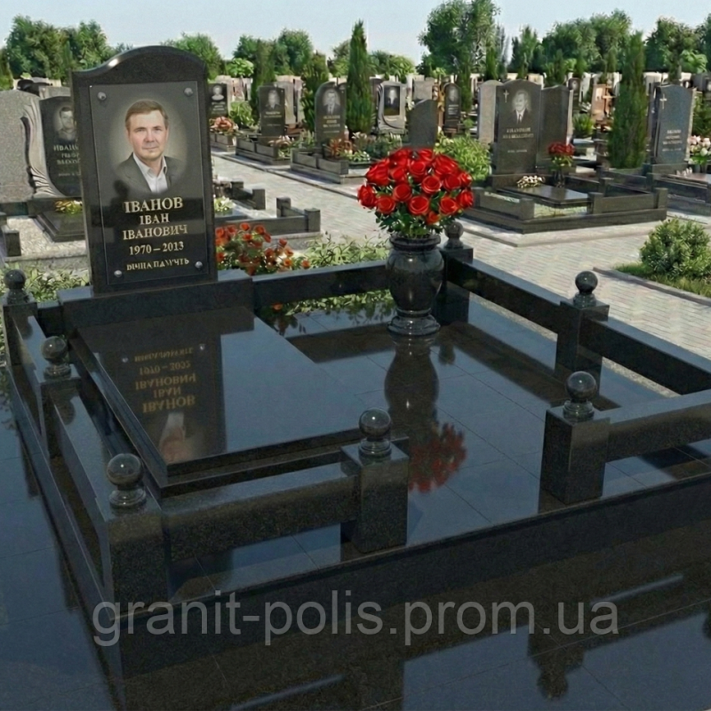 Меморіальний комплекс із відмосткою червоний граніт